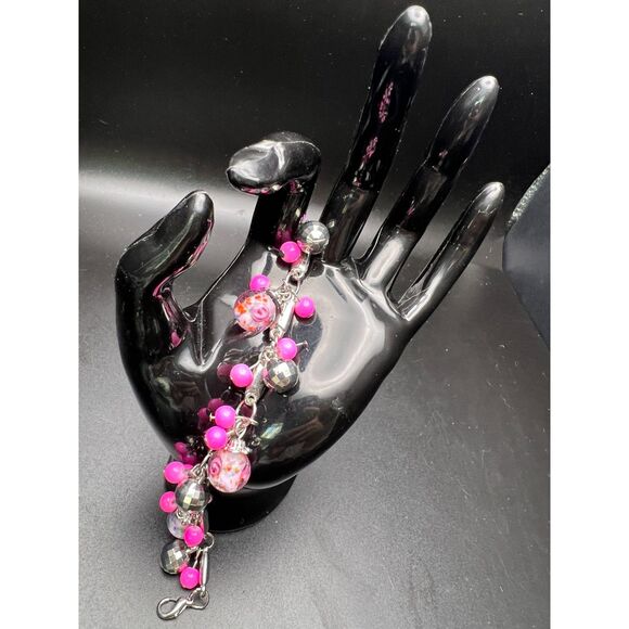Bright Pink Beaded Bracelet - Picture 4 of 6